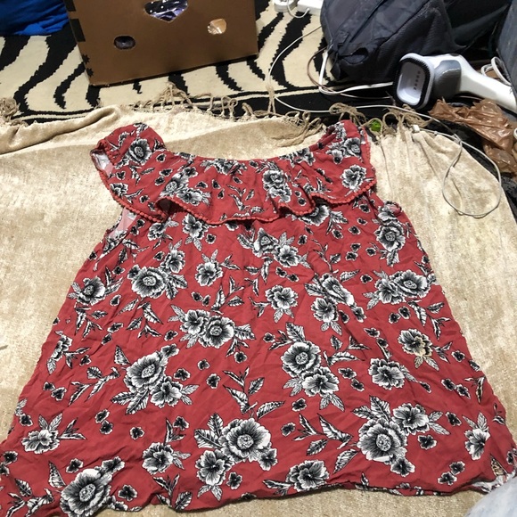 Top - Picture 2 of 2